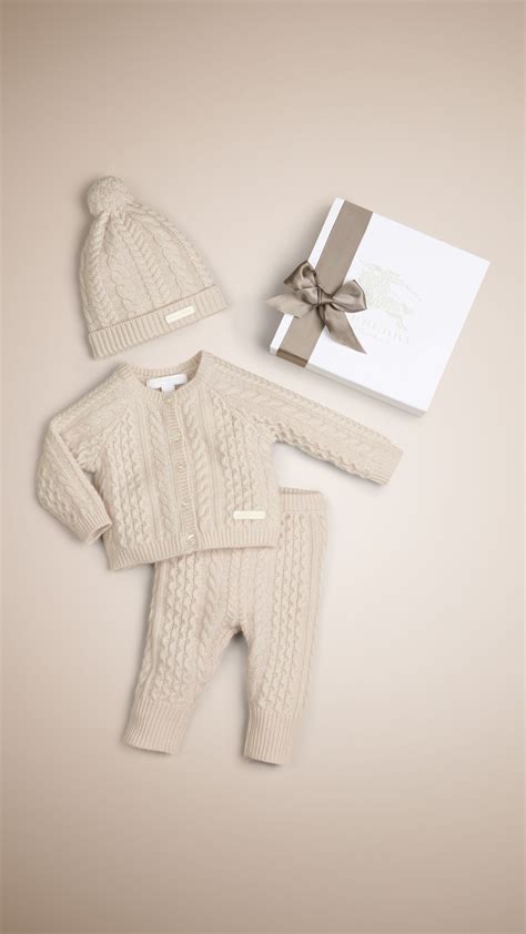 haut burberry bébé|Luxury Newborn Baby Gifts .